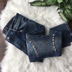 Menβs skinny jeans with studs